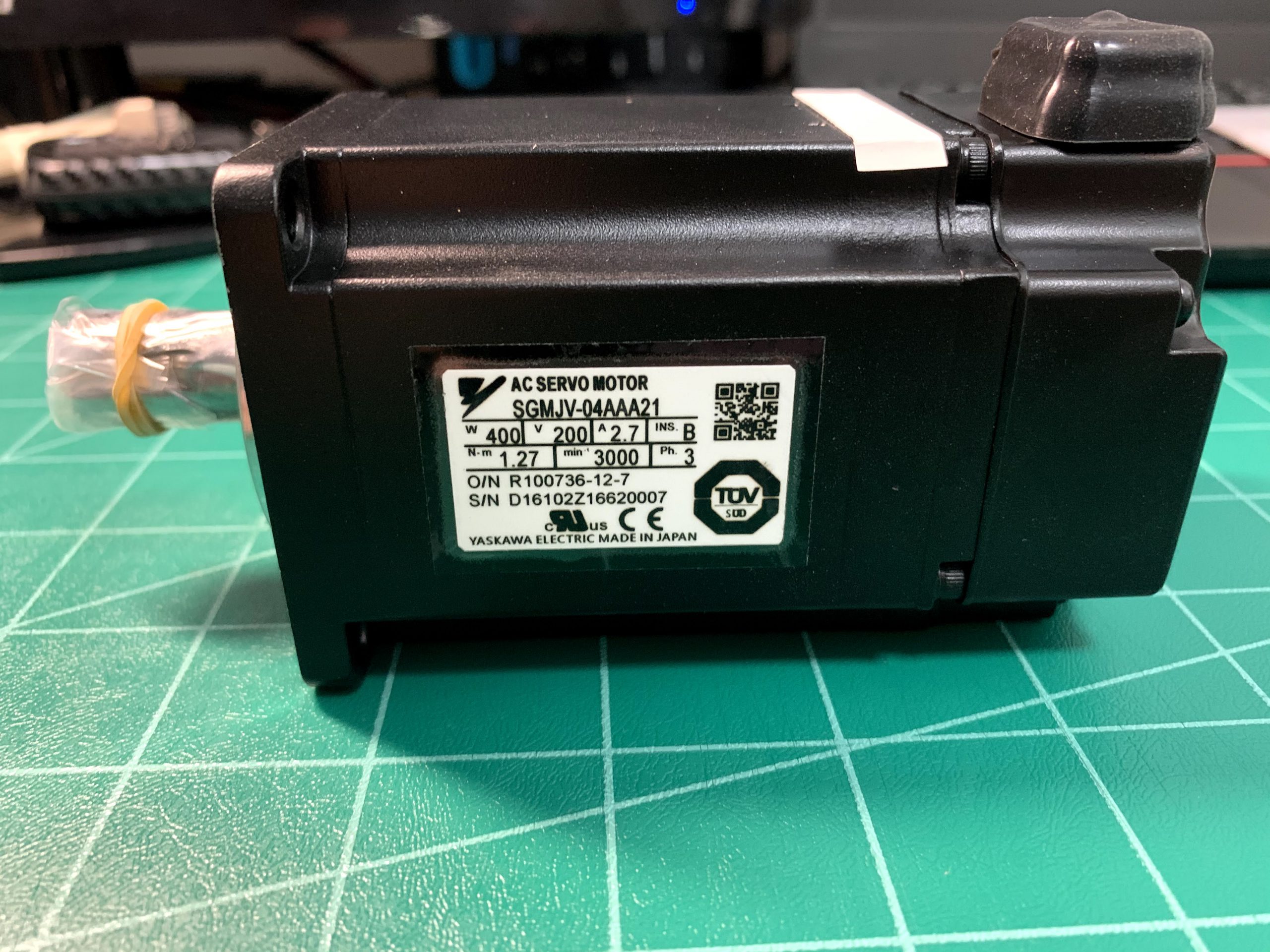 販売激安 高速船Yaskaservo Motor SGMJV-08A3A61 NEW 製造、工場用